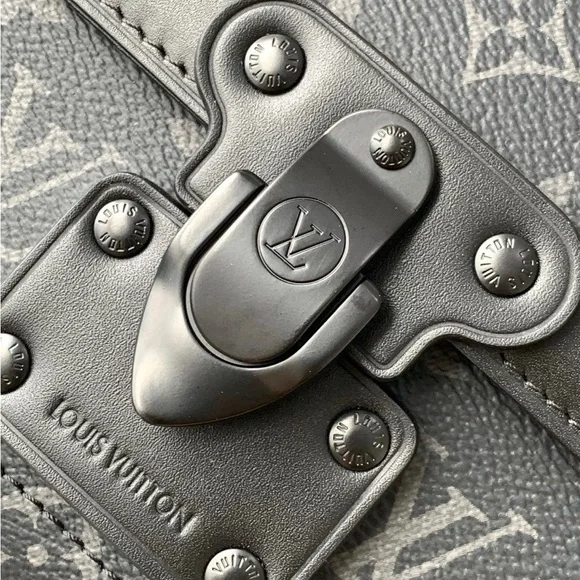 Louis Vuitton ๐ค Monogram Eclipse ๐ค Soul Trunk - Picture 7 of 8